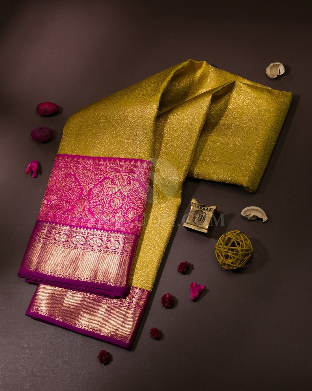 Kanjivaram Silk Hand weaved Saree with Blouse